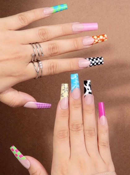 Beautiful Set - 24pcs Long Coffin Art Plaid Pattern Fake Press on Nail