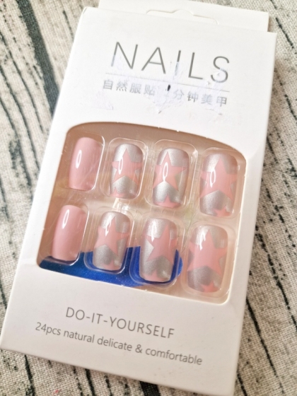 Beautiful Set - 24pcs Long Square Metallic Star Design Fake Press on Nail