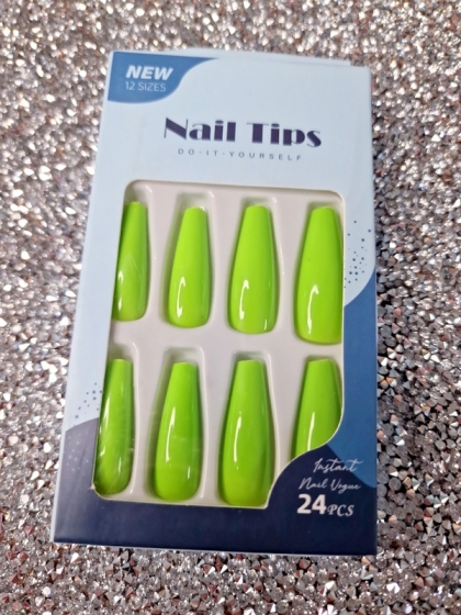 Beautiful Set - 24pcs Long Bright Green Neon Color Design Fake Press on Nail