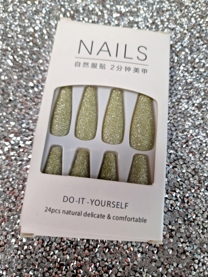 Beautiful Set - 24pcs Long Coffin Light Green Glitter Design Fake Press on Nail