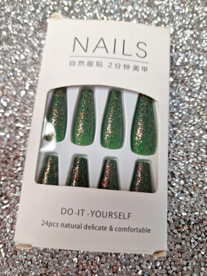 Beautiful Set - 24pcs Long Coffin Deep Green Glitter Design Fake Press on Nail