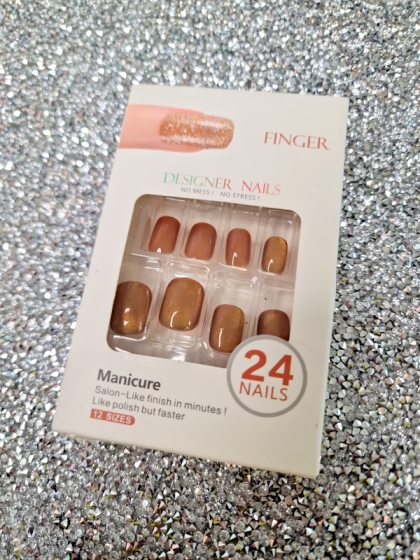 Beautiful Set - 24pcs Short Square Glitter / Chameleon 9D Galaxy Cat Eye Design Fake Press on Nail