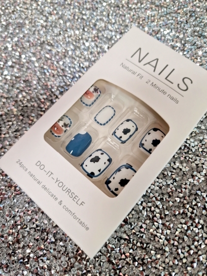 Beautiful Set - 24pcs Short Square Funny Cute Cow Design Fake Press on Nail