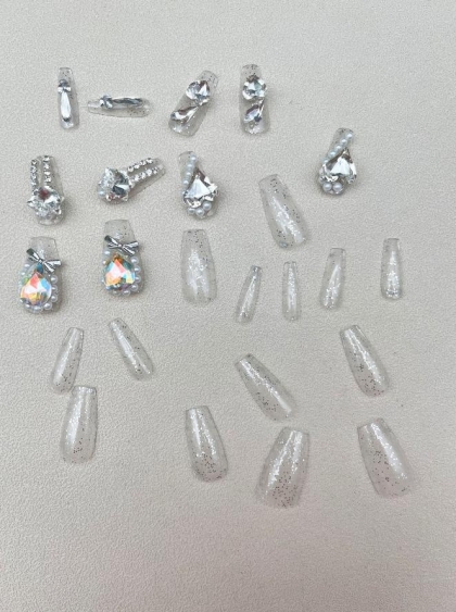 Beautiful Set - 24pcs Short Square Swarovski Sparkling Stones / Silver Glitter Design Fake Press on Nail