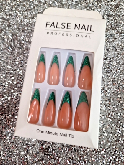 Beautiful Set - 24pcsLong Almond Shape Glittery Sweet & Fashionable Pink & Green Art Design Fake Press on Nail