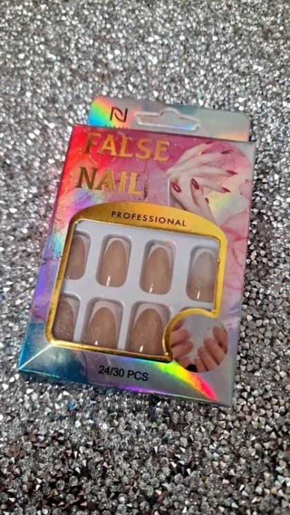 Beautiful Set - 24pcs Short Square French Design Fake Press on Nail
