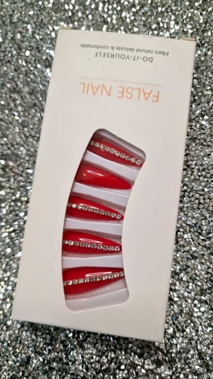 Beautiful Set - 24pcs  Long Stiletto Bright Red 3d Sparkle Design Fake Press on Nail