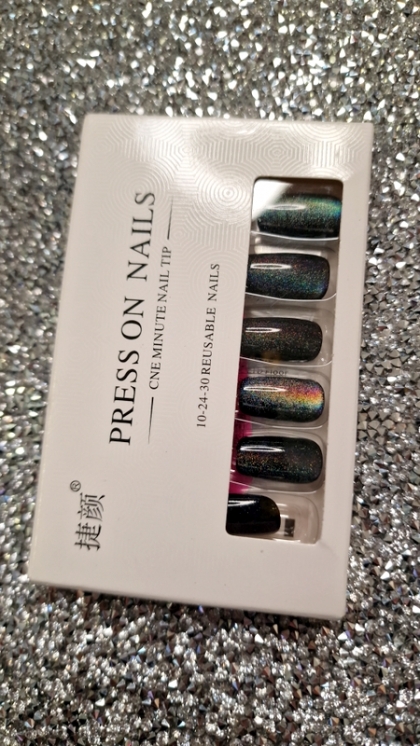 Beautiful Set - 24pcs Short Square Fashionable Rainbow Cat Eye Nail Set For Women And Girls Sparkle Design Fake Press on Nail