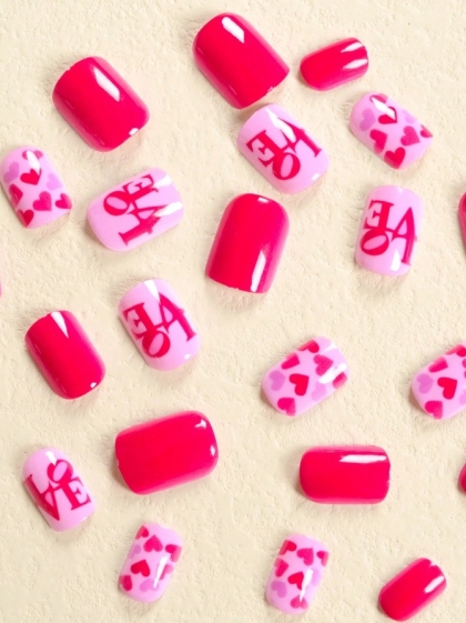 Beautiful Set - 24pcs Short Square Fashion / Romantic / ValentineS Day / Pink Love / Hearts Pink Design Fake Press on Nail