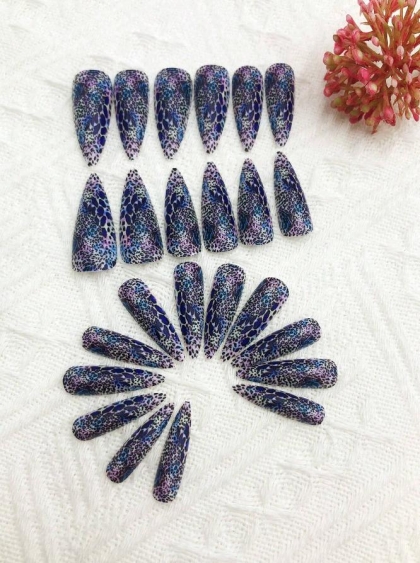 Beautiful Set - 24pcs Extra Long Textured Leopard Purple / Black Design Fake Press on Nail