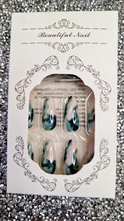 Beautiful Set - 24pcs Long Alomond Marble Green Design Fake Press on Nail