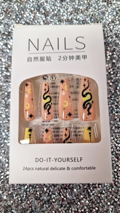 Beautiful Set - 24pcs Extra Long Ballet Style with Black Snake / Stars Fantasy Glossy Design Fake Press on Nail