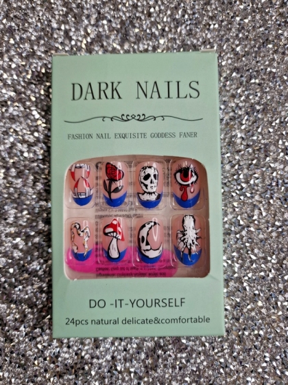 Beautiful Set - 24pcs Short Oval / Zombie / Snake / Halloween / Moon / Rose Dark Design Fake Press on Nail