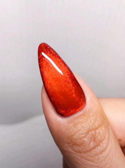 Beautiful Set - 24pcs Long Almond Red Cat Eye Comfortable Sparkle Design Fake Press on Nail