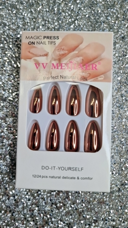 Beautiful Set - 24pcs Medium Almond Antique Metal Chrome Shiny Design Fake Press on Nail