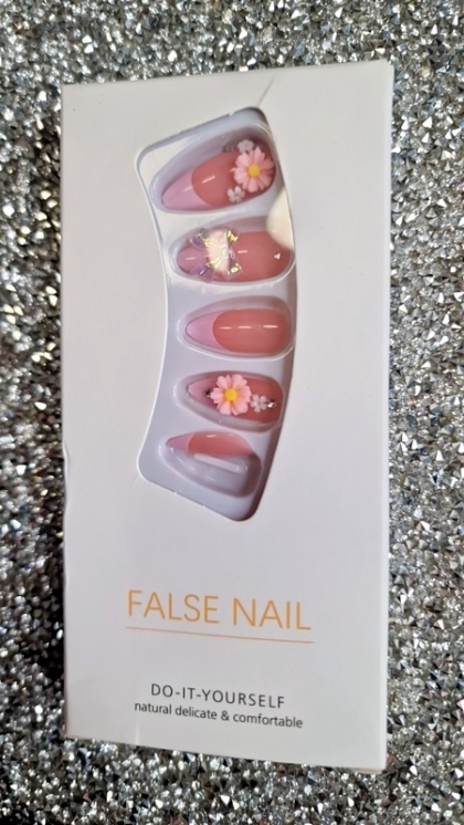 Beautiful Set - 24pcs Long Almond French White and Pink with Pearls / Mini Flowers / Sparkle Design Fake Press on Nail