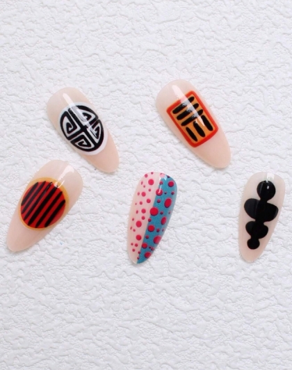 Beautiful Set - 24pcs Elegant Teardrop-Shaped Exotic Symbols / Ethnic Boho Chic Design Fake Press on Nail