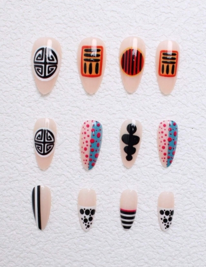 Beautiful Set - 24pcs Elegant Teardrop-Shaped Exotic Symbols / Ethnic Boho Chic Design Fake Press on Nail