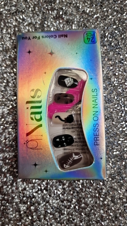 Beautiful Set - 24pcs Short Oval Style Mini Cats / Black Cute Design Fake Press on Nail