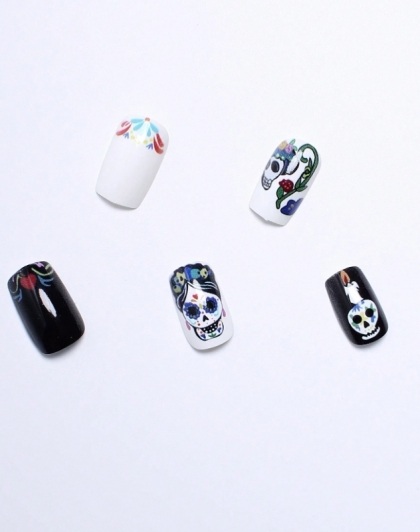 Beautiful Set - 24pcs Square Halloween Mexican Doll Skull Funny Design Fake Press on Nail