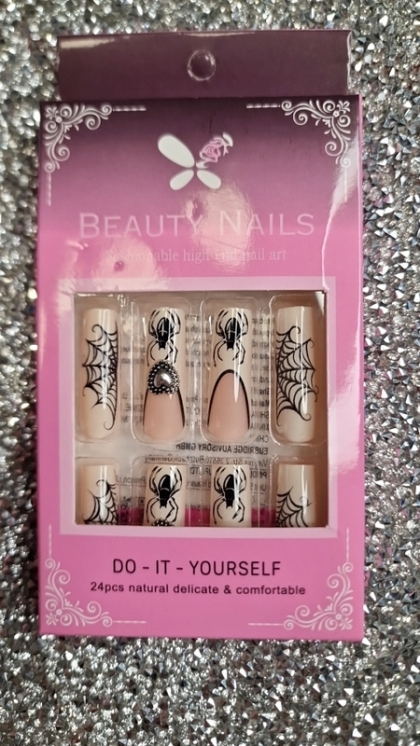 Beautiful Set - 24pcs Long French Spider, Heart, And Spiderweb Halloween Funny Design Fake Press on Nail