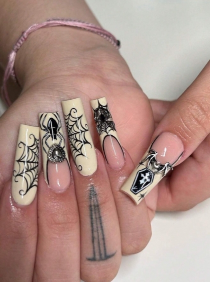 Beautiful Set - 24pcs Long French Spider, Heart, And Spiderweb Halloween Funny Design Fake Press on Nail