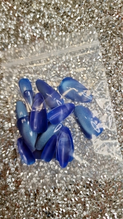 Beautiful Set - 24pcs Long Almond Dark Blue Cat Eye Comfortable Sparkle Design Fake Press on Nail