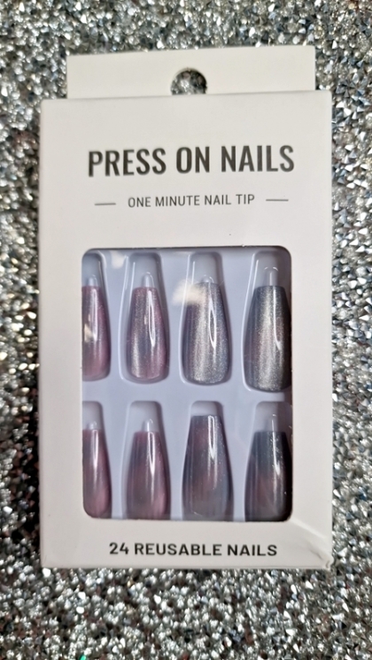 Beautiful Set - 24pcs Long Coffin Magnetic Sparkle Effect Cat Eye Aurora Line Design Fake Press on Nail