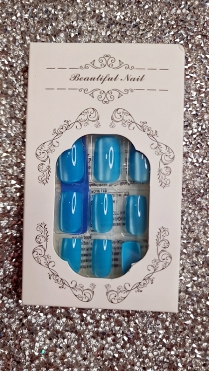 Beautiful Set - 24pcs Glossy Square Opal Light Blue Cat Eye Effect Sparkle Design Fake Press on Nail