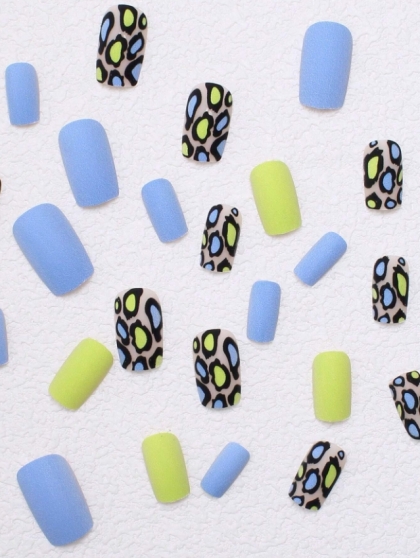 Beautiful Set - 24pcs Square Matte Effect Lime Green and Leopard Cute Design Fake Press on Nail