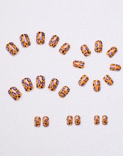 Beautiful Set - 24pcs Glamorous Square Exotic Leopard Design Fake Press on Nail