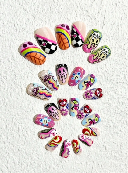 Beautiful Set - 24pcs Short Oval Cute Funny Rainbow Flowers / Smiles / UFO Design Fake Press on Nail