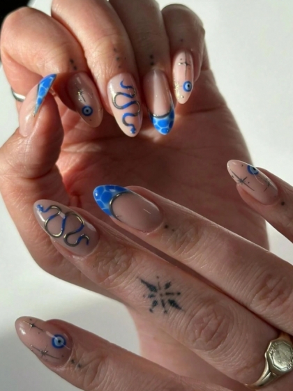 Beautiful Set - 24pcs Long Almond Elegant French Golden Style with Snake / Blue Eyes Design Fake Press on Nail