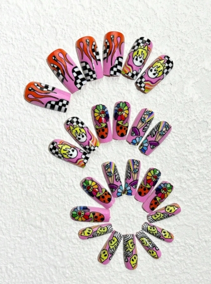 Beautiful Set - 24pcs Short Coffin Cute Funny Rainbow Mushrooms / Smiles / UFO Design Fake Press on Nail