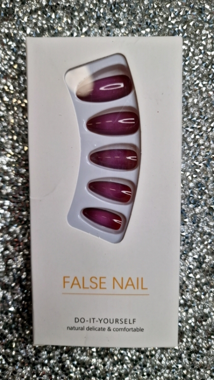 Beautiful Set - 24pcs Long Almond Style Gradient Effect Elegant Design Fake Press on Nail
