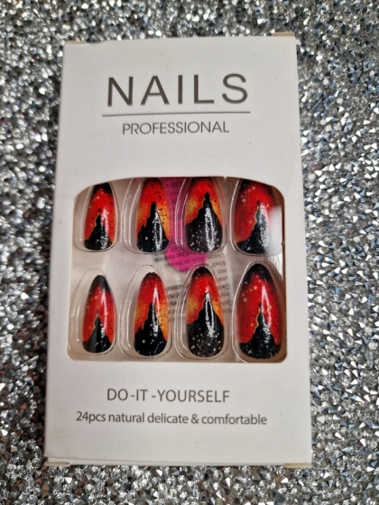 Beautiful Set - 24pcs Long Almond Lava Volcano Fire Red Amazing Fantasy Design Fake Press on Nail