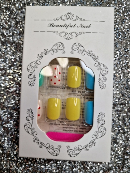 Beautiful Set - 24pcs Short Square Cute Pastel Color with Mini Polka Dot Design Fake Press on Nail