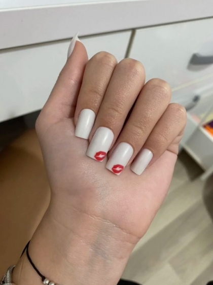 Beautiful Set - 24pcs Short Square Milky White and Romantic Red Lip Cute Design Fake Press on Nail