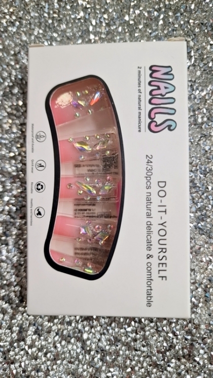 Beautiful Set - 24pcs Long Coffin Sparkling Diamond Gradient Sweet And Cool French Design Fake Press on Nail