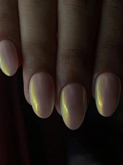 Beautiful Set - 24pcs Short Oval Magic Shiny Aurora Design Fake Press on Nail