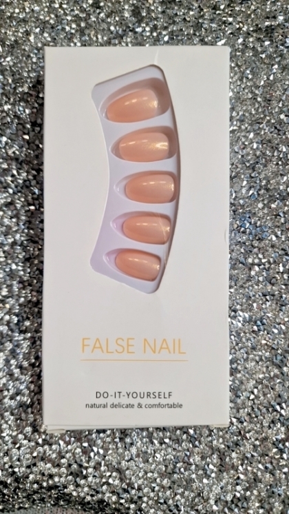 Beautiful Set - 24pcs Short Oval Magic Shiny Aurora Design Fake Press on Nail