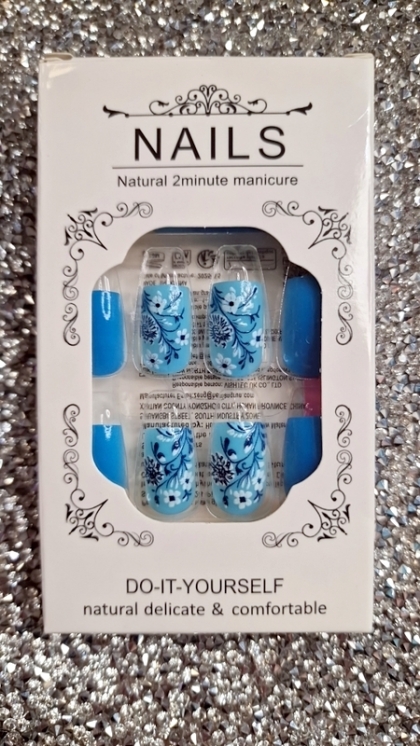 Beautiful Set - 24pcs Medium Square Blue Floral and Ornament Design Fake Press on Nail