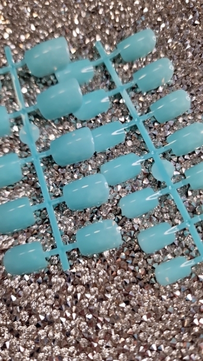Beautiful Set - 24pcs Short Square Light Baby Blue Design Fake Press on Nail