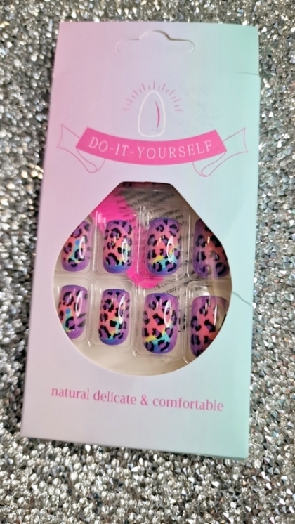 Beautiful Set - 24pcs Short Square Exotic Leopard Rainbow Color Cute Design Fake Press on Nail