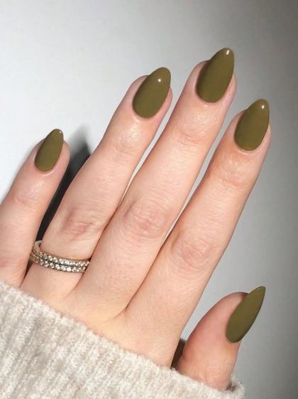 Luxury Press-on Nail Set – 24 Pieces Short Oval Shape Manicure in Misty Deep Green-Brown Color, Polished Nails, Gel Nails, Ready-to-Apply Nails, Glue-On Nails, Artificial Nails, Short Everyday Nails