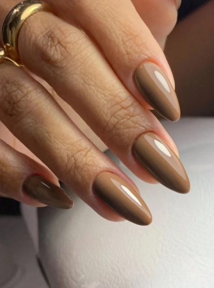 Luxury Press-on Nail Set – 24 Pieces Short Teardrop Stylish Shape Practical Everyday Manicure in Glossy Warm Mocha Color, Coffee-Colored Nails, Beautiful Artificial Nails, Everyday Manicure, Glue-On Nails, Adhesive Nails, Reusable Nail Set, Safe Manicure,