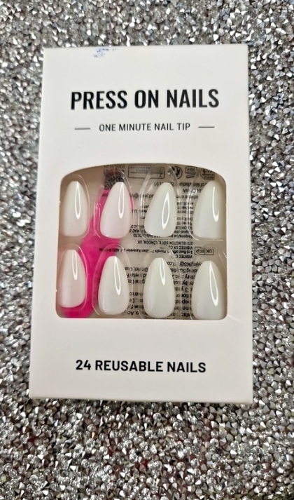 Luxury Press-on Nail Set – 24 Pieces Short Teardrop Stylish Shape Practical Everyday Manicure in Minimalist White Color, Artificial Nails Online, Press-On Manicure for At-Home Application, Beautiful White Nails, White Gel Polish, White Wedding Manicure