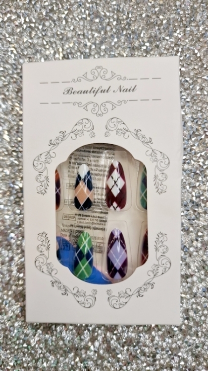 Luxury Press-On False Nails Set - 24 Pieces Trendsetting Unique Manicure with a Chic Artistic Designer Line Accent, Manicure for Bold Women, Glue-On Nail Set, Harmless Manicure, Reusable Nails, Press-On Nails Online, Fashion Icon Nails