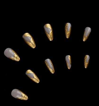 Luxury Set of 24 Press-On Fake Nails - Ultra-Modern Metallic 3D Effect Almond Shape Liquid Metal Manicure, Beautiful Artificial Nails, At-Home Press-On Nail Application, Quick and Harmless Manicure, Reusable Nails for Everyday Wear