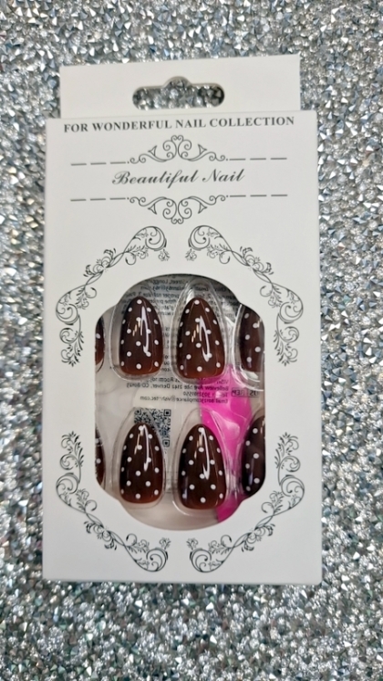 Luxury Set of 24 Press-On Fake Nails – Short Teardrop Shape in Chocolate Brown Color with White Polka Dots, Trendy Manicure, Glue-On Artificial Nails, Press-On Nail Application, Reusable Nails, Beautiful Everyday Polka Dot Manicure